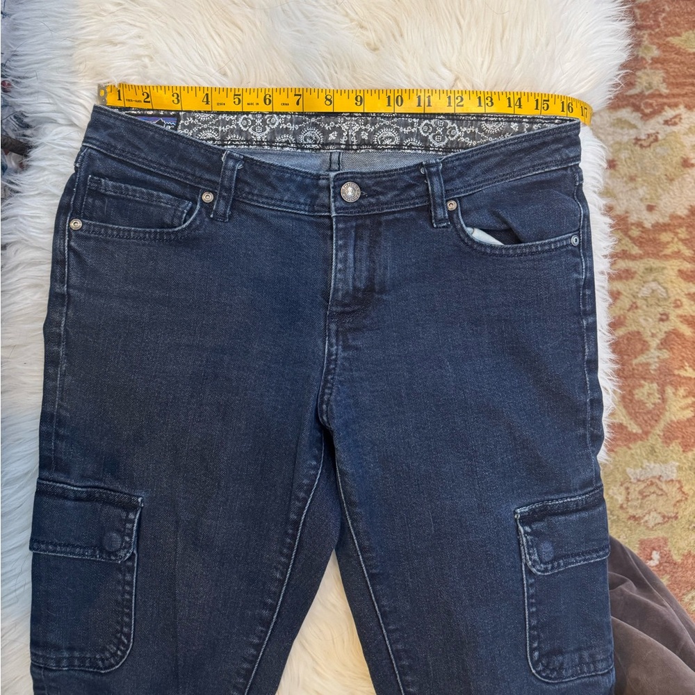 Women’s Patagonia cargo jeans - Picture 5 of 9